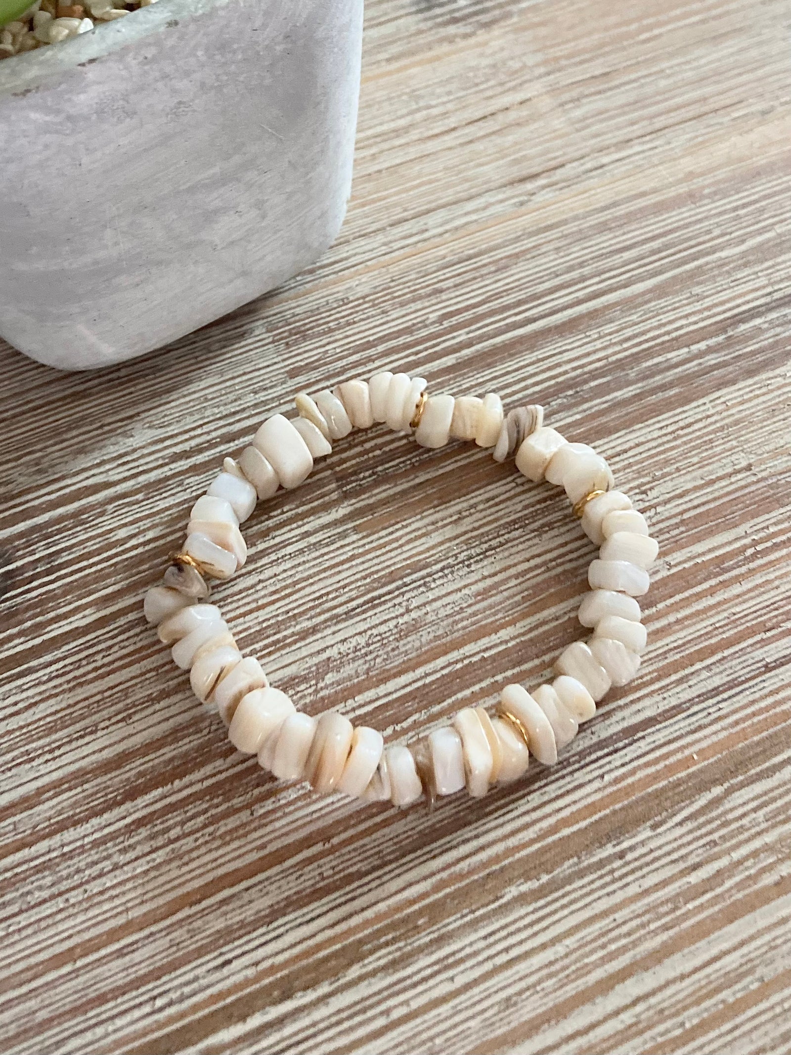 Coastal Charm Shell Bracelet