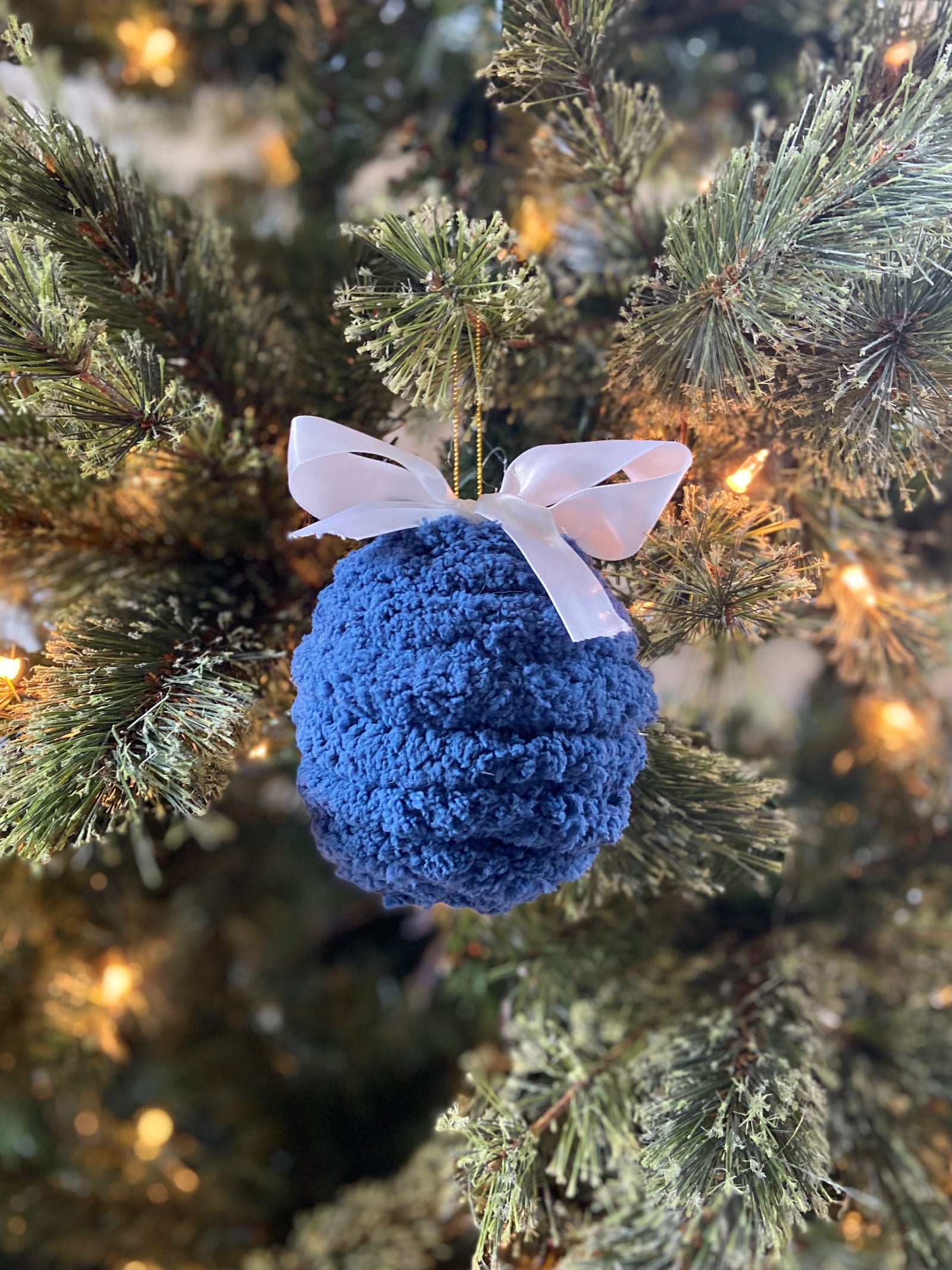 Plush Velvet Knit Christmas Ornament – Navy Textured Bauble with Ribbon Bow
