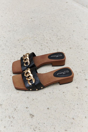 Square Toe Chain Detail Clog Sandal-Black